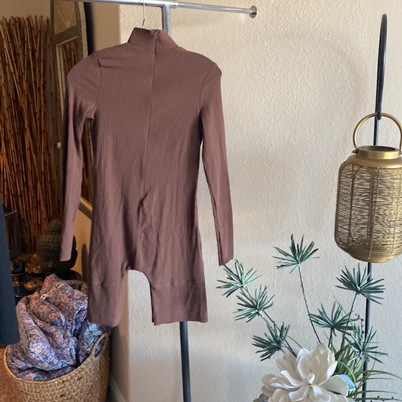 Fashion Nova/ Brown Ribbed Long sleeve Short Jumpsuit - Picture 5 of 6